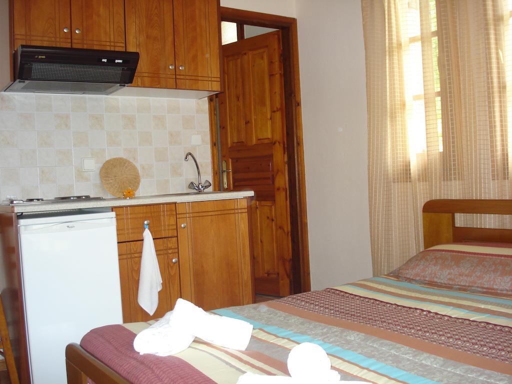 Alkmini Hotel Áyios Dhimítrios Exterior foto